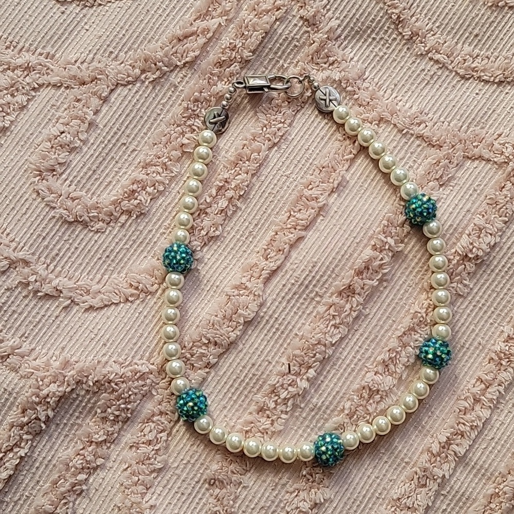 Handmade Necklace,‎ Pearl's and large turquoise beads, 16 inches. New.